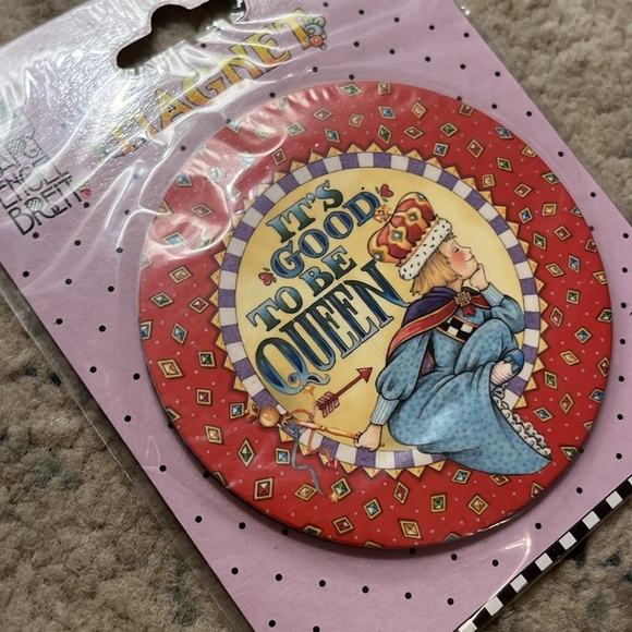 Mary Engelbreit Red Vintage-Inspired Magnet - It’s Good To Be Queen - Picture 6 of 6